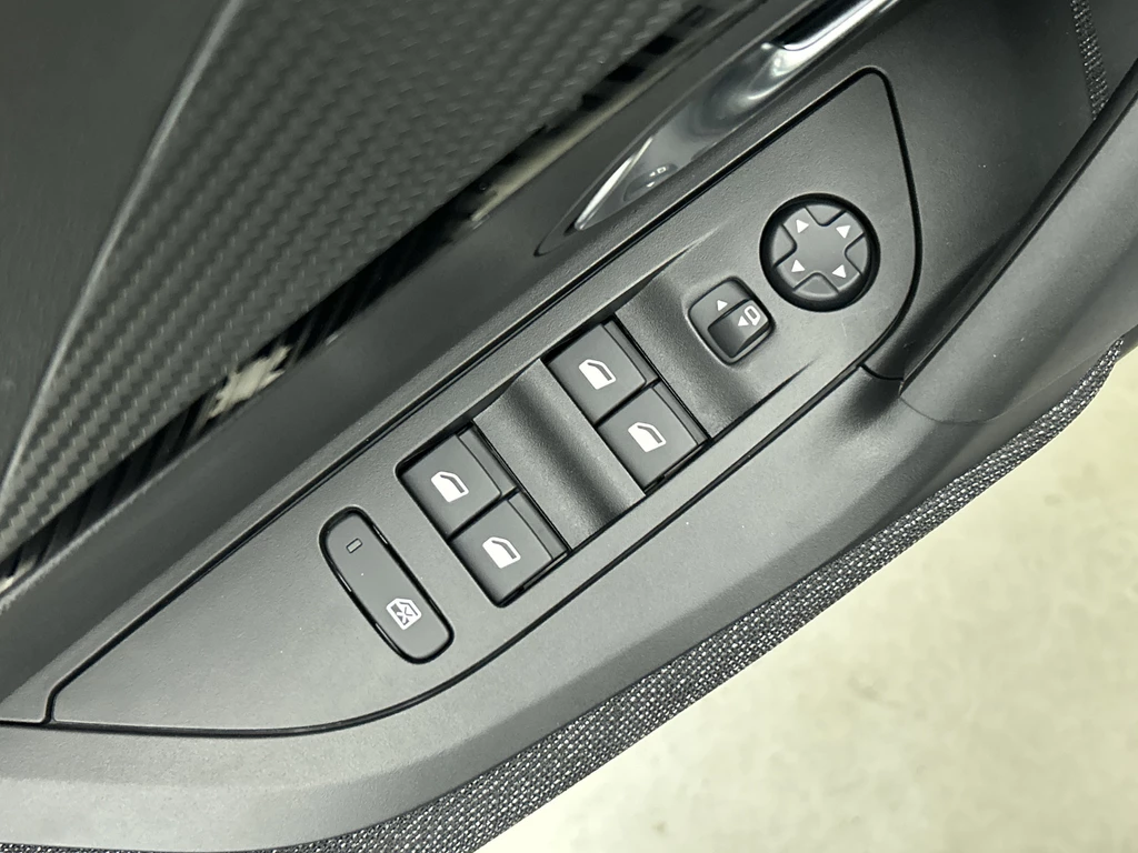 Peugeot e-2008 – foto 25