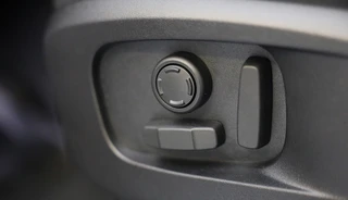 Land Rover Defender – thumbnail 25