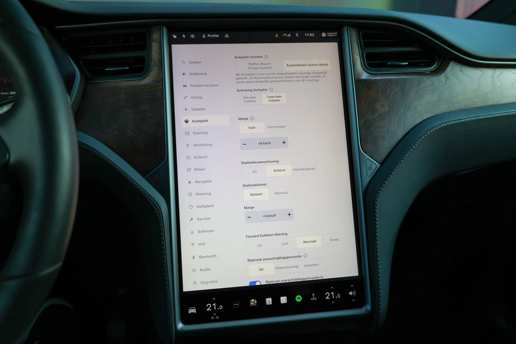Tesla Model X – foto 31