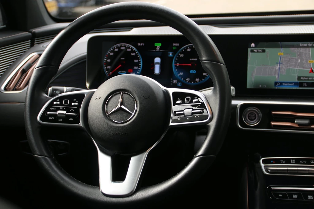 Mercedes-Benz EQC – foto 11