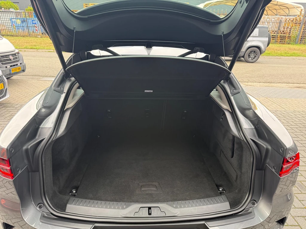 Jaguar I-PACE – foto 13