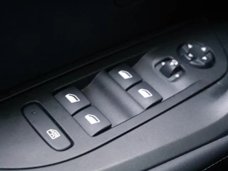 Peugeot 2008 – thumbnail 14