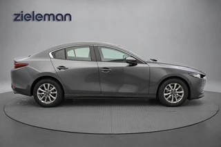 Mazda 3 – thumbnail 8