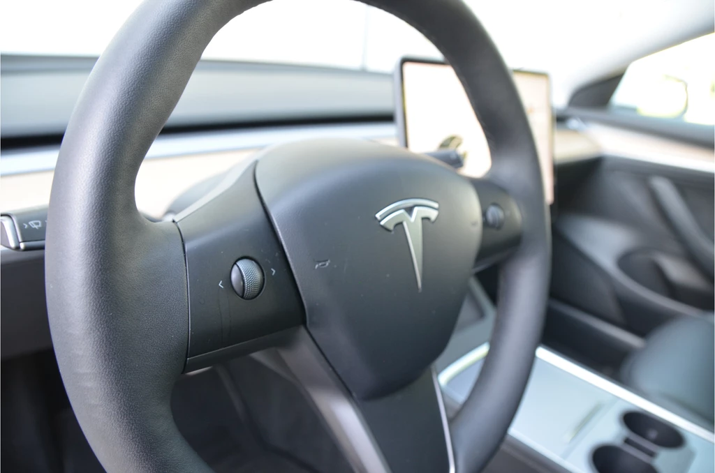 Tesla Model 3 – foto 15