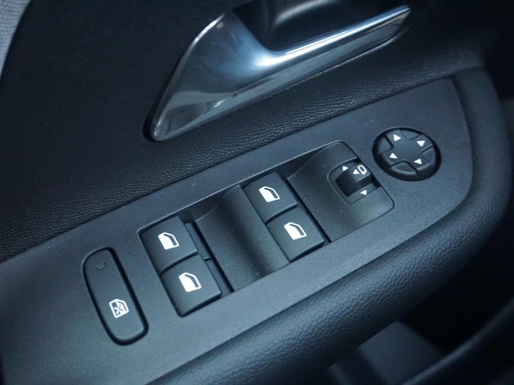 Opel Mokka-e – foto 13
