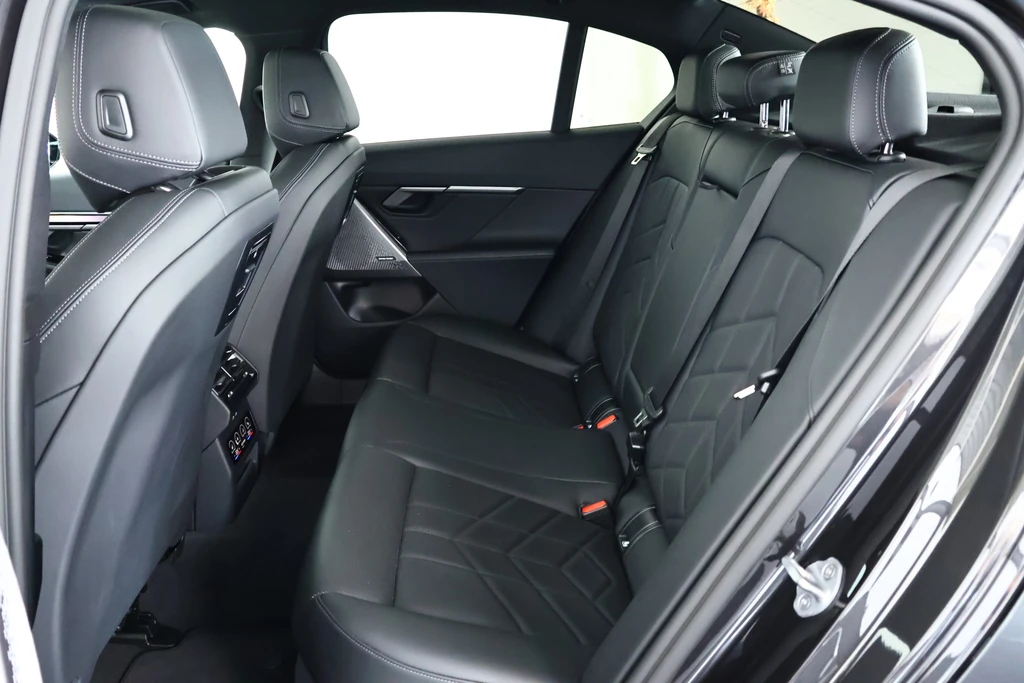 BMW i5 – foto 15