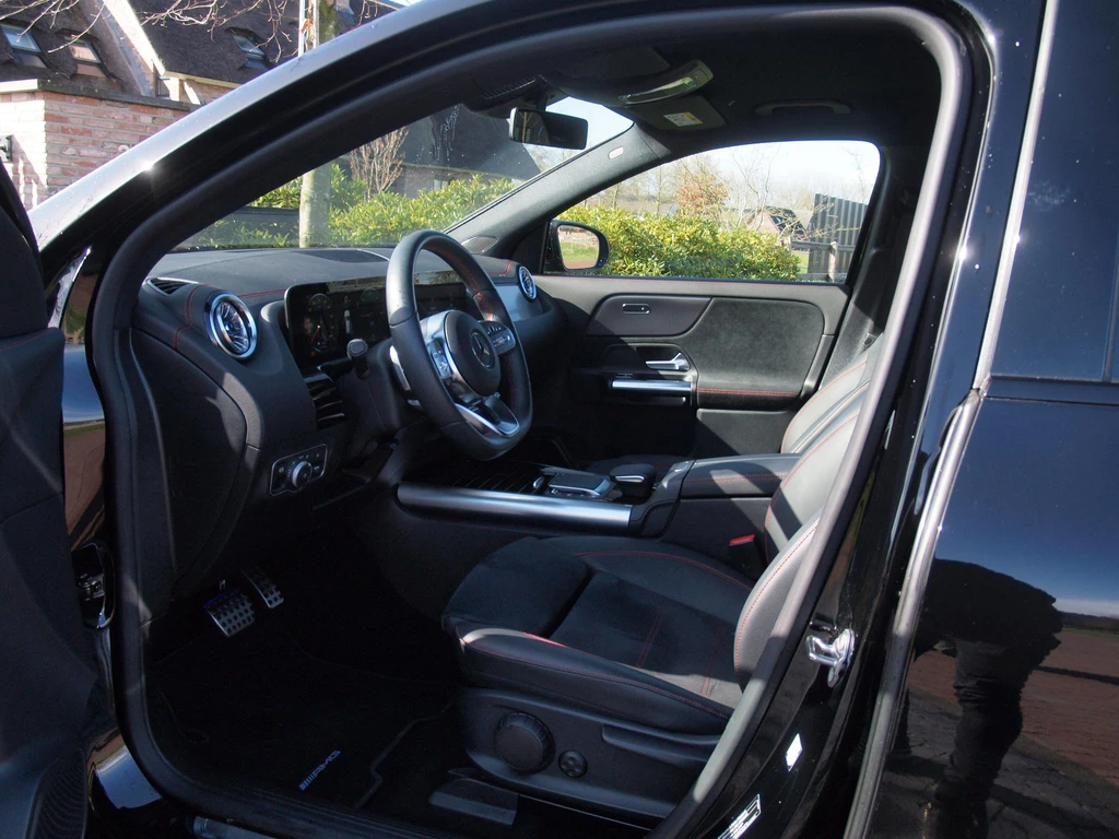 Mercedes-Benz EQA – foto 12