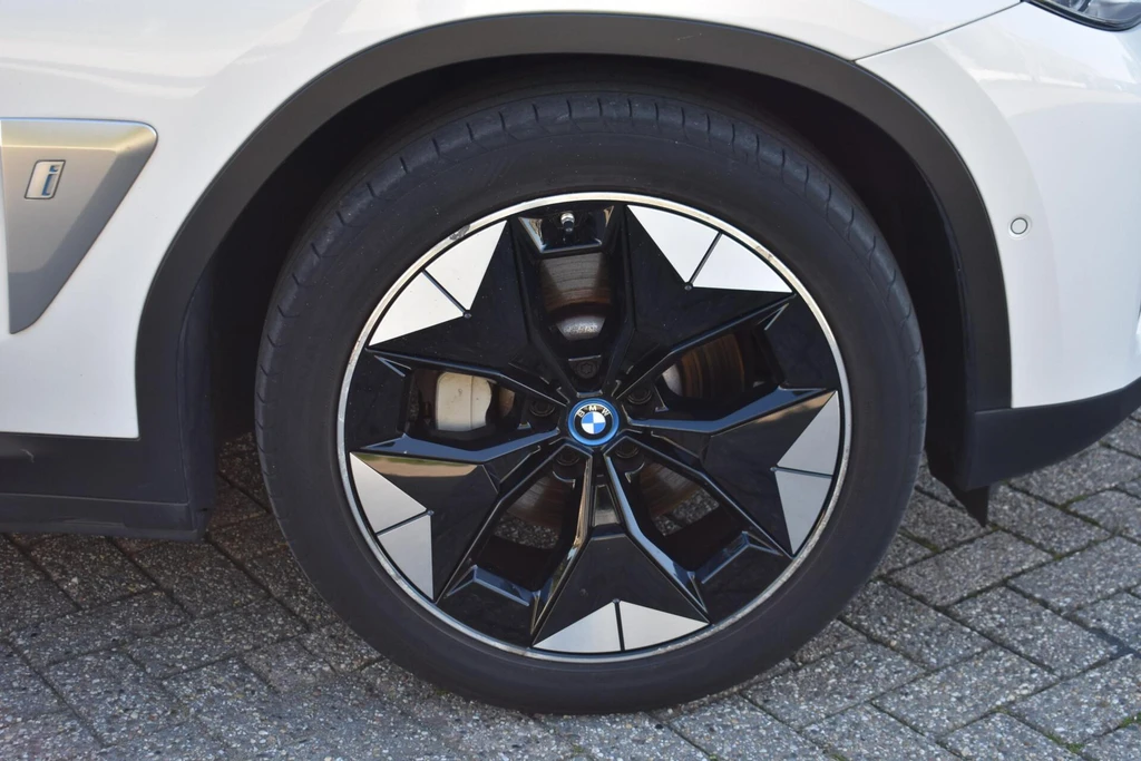 BMW iX3 – foto 7