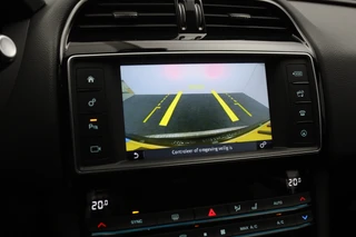 Jaguar F-PACE – thumbnail 12
