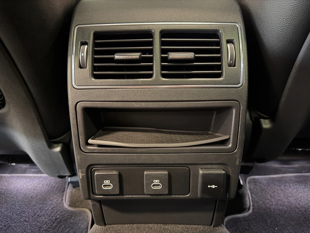 Jaguar F-PACE – foto 19