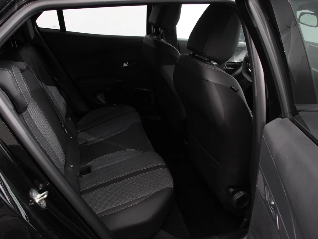 Peugeot e-2008 – foto 32