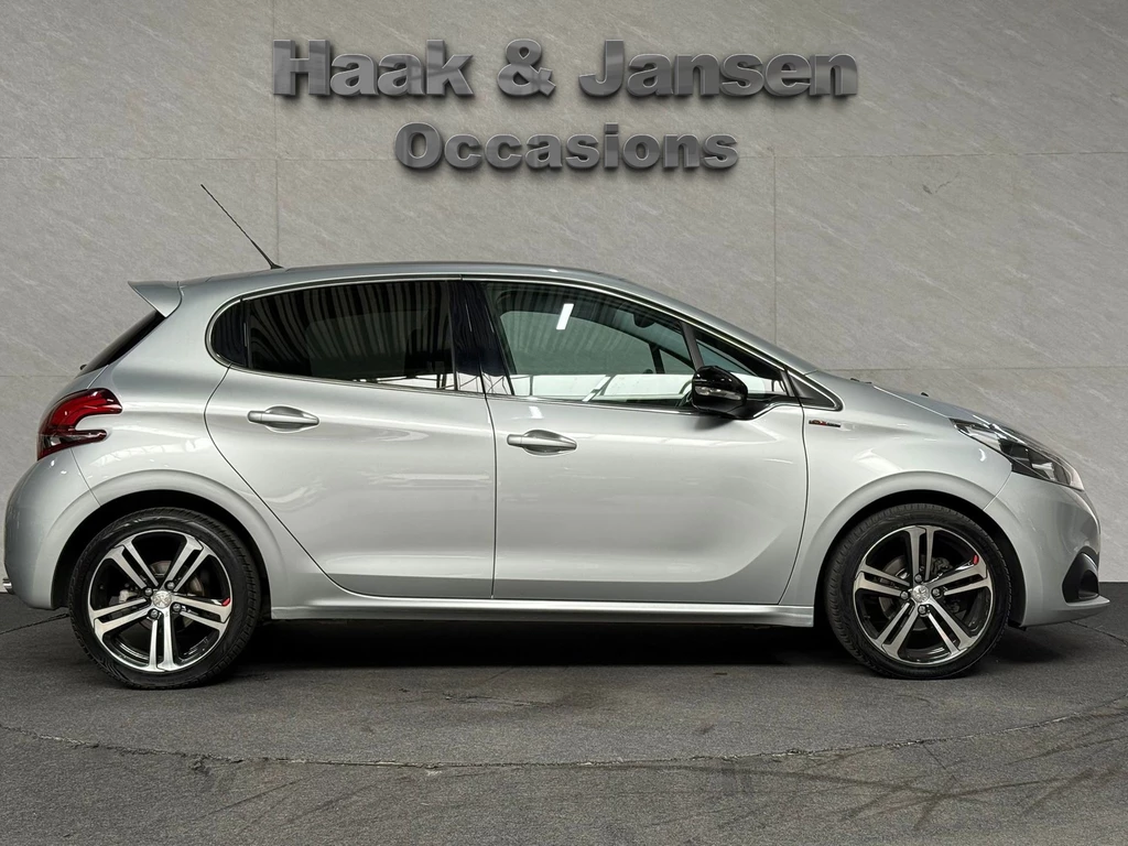 Peugeot 208 – foto 6