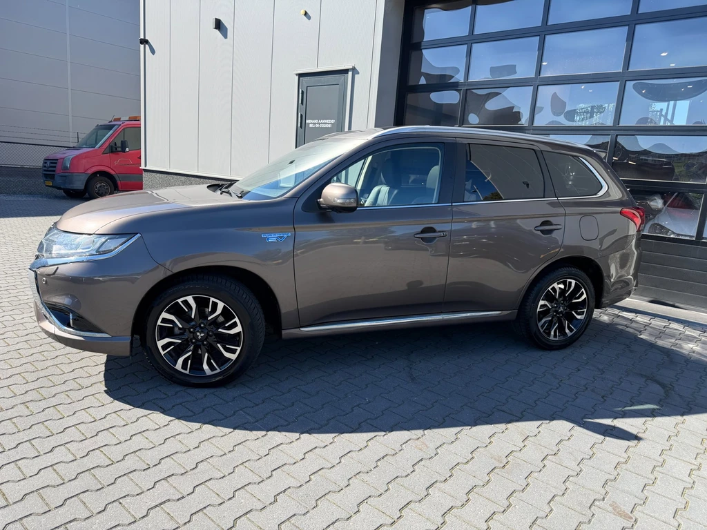 Mitsubishi Outlander – foto 2
