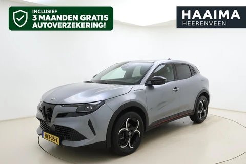 Alfa Romeo Junior 1.2 Turbo 145pk Hybrid Automaat Ibrida Speciale | Navigatie | Adapt. Cruise control | Climate control | Elektrische achterklep | Keyless | LED Matrix koplampen | 18" Lichtmetalen velgen
