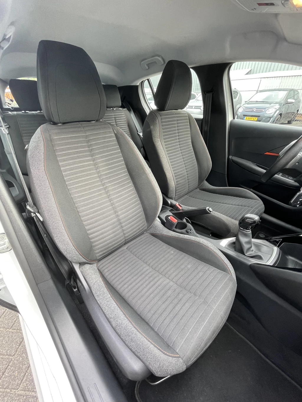 Peugeot 208 – foto 10