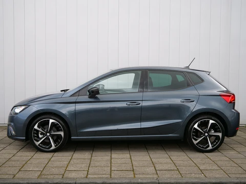SEAT Ibiza 1.0 TSI FR 115 Pk Automaat DAB / Apple Carplay / Camera / 18 inch / Stoelverwarming