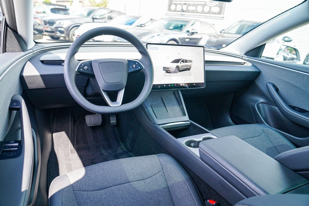 Tesla Model 3 – foto 12