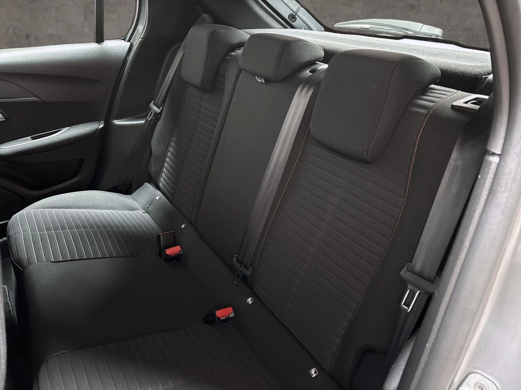 Peugeot 208 – foto 12