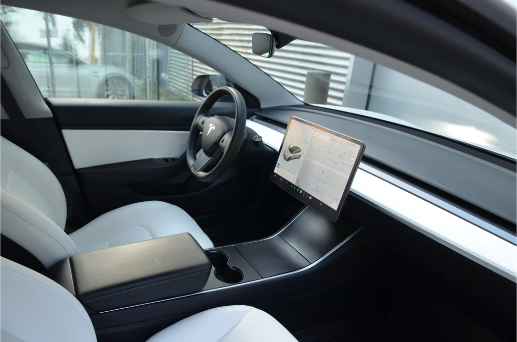 Tesla Model 3 – foto 12