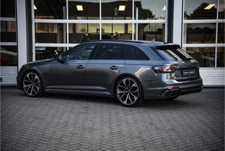 Audi RS4 – thumbnail 2