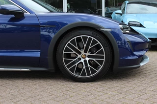 Porsche Taycan – thumbnail 17