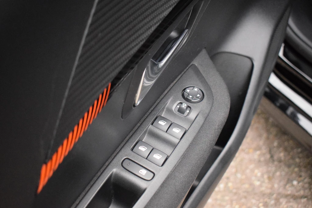 Peugeot e-208 – foto 21