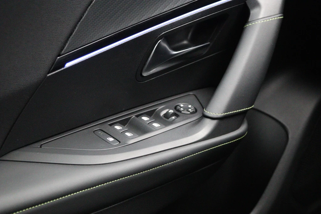 Peugeot e-2008 – foto 27