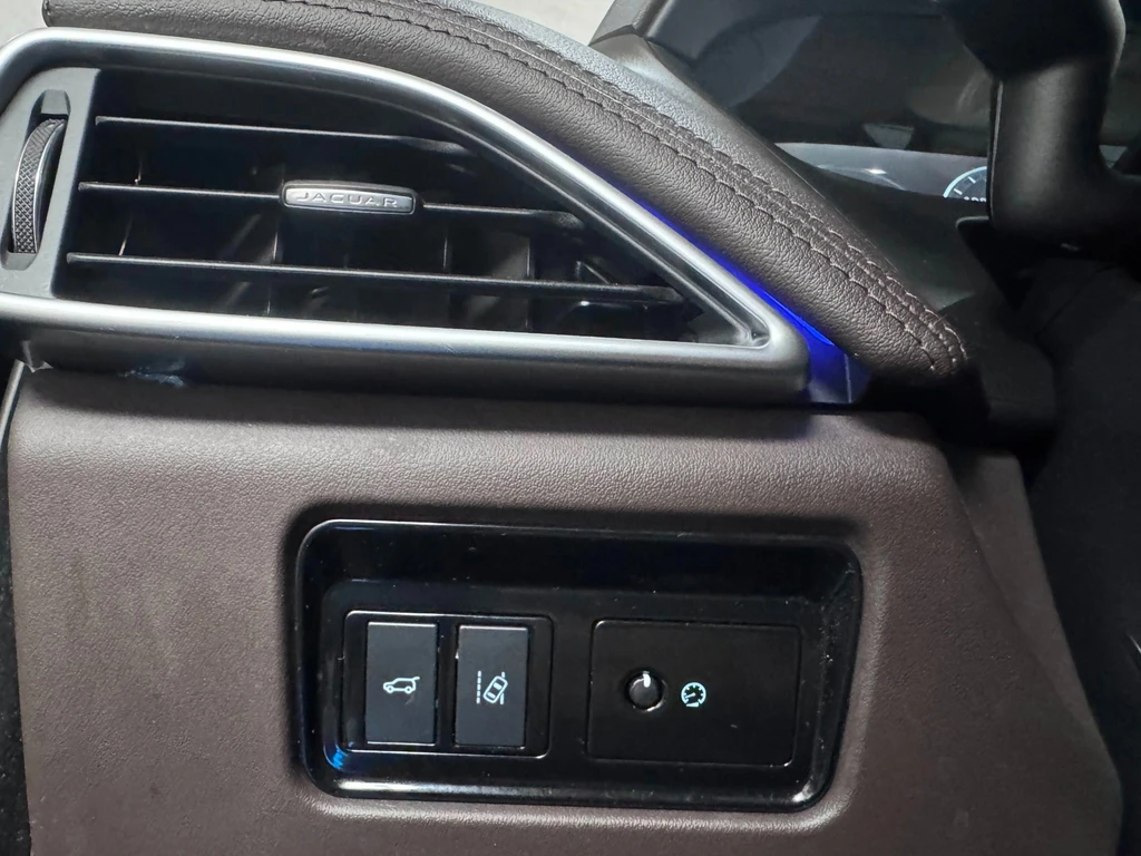 Jaguar F-PACE – foto 25