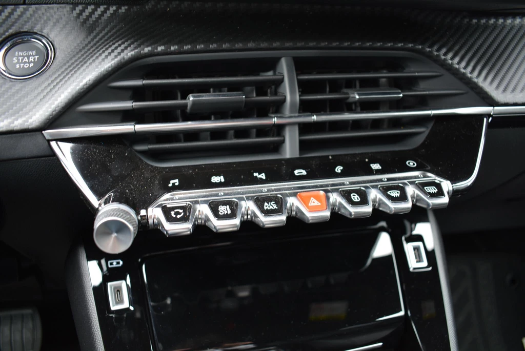 Peugeot e-2008 – foto 42