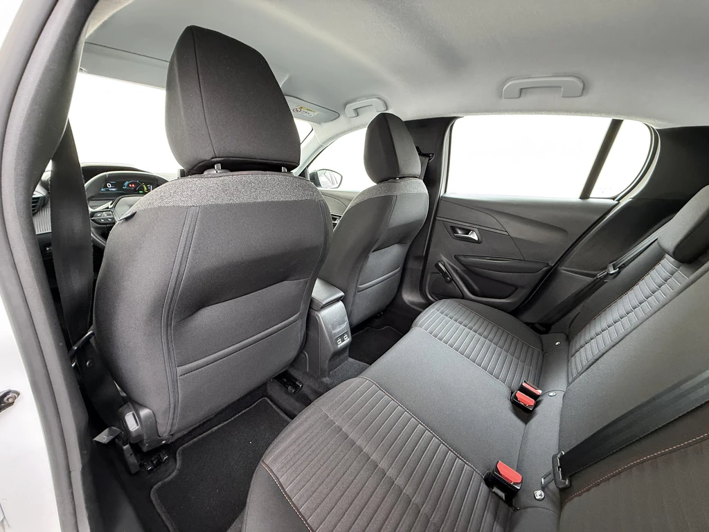 Peugeot e-208 – foto 15