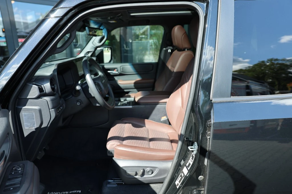 Toyota Land Cruiser – foto 13