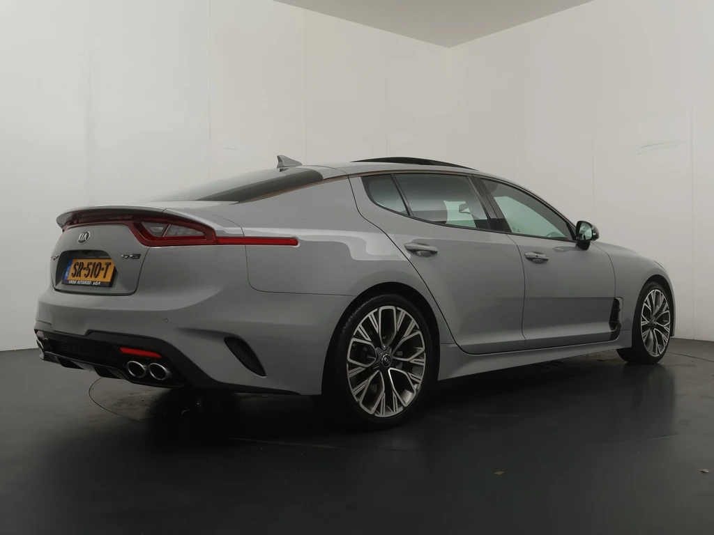 Kia Stinger – foto 8