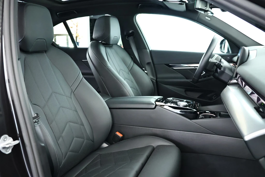 BMW i5 – foto 14