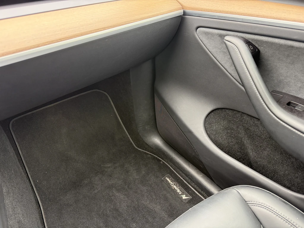Tesla Model Y – foto 22