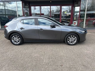 Mazda 3 – thumbnail 3