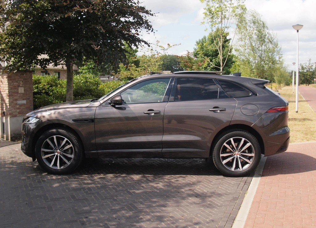 Jaguar F-PACE – foto 2