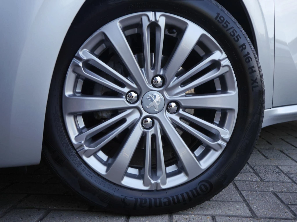 Peugeot 208 – foto 33