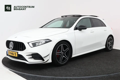 Mercedes-Benz A-klasse 180 Business Solution AMG (PANORAMADAK, STOELVERWARMING, SFEERVERLICHTING, CAMERA, PARKEERSENSOREN)