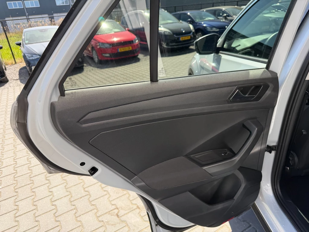 Volkswagen T-Roc – foto 12