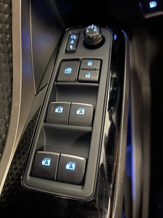 Toyota C-HR – thumbnail 11