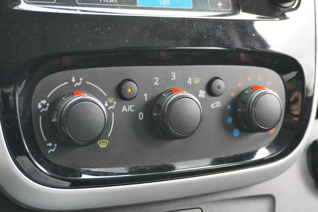 Opel Vivaro – foto 11
