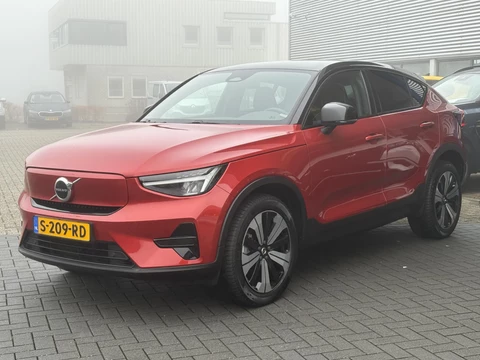 Volvo C40 Recharge Plus 69 kWh | Panoramadak | Adaptive cruise control | Stoel- & Stuurverwarming | Camera