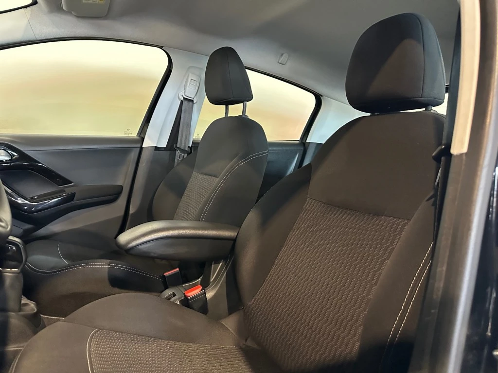 Peugeot 208 – foto 32