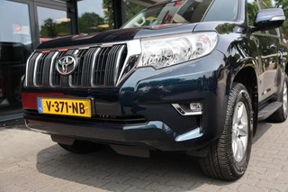 Toyota Land Cruiser – thumbnail 1