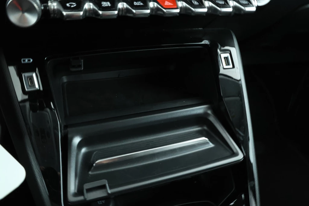 Peugeot 208 – foto 24