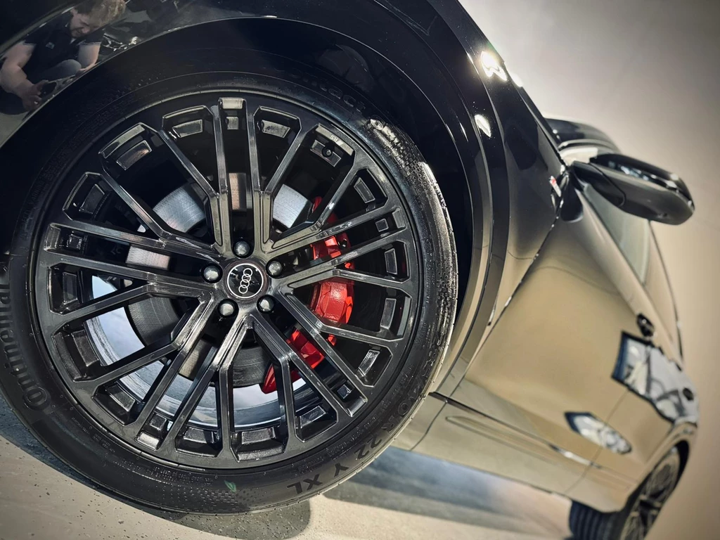 Audi Q8 – foto 12
