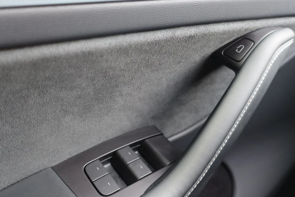 Tesla Model Y – foto 25