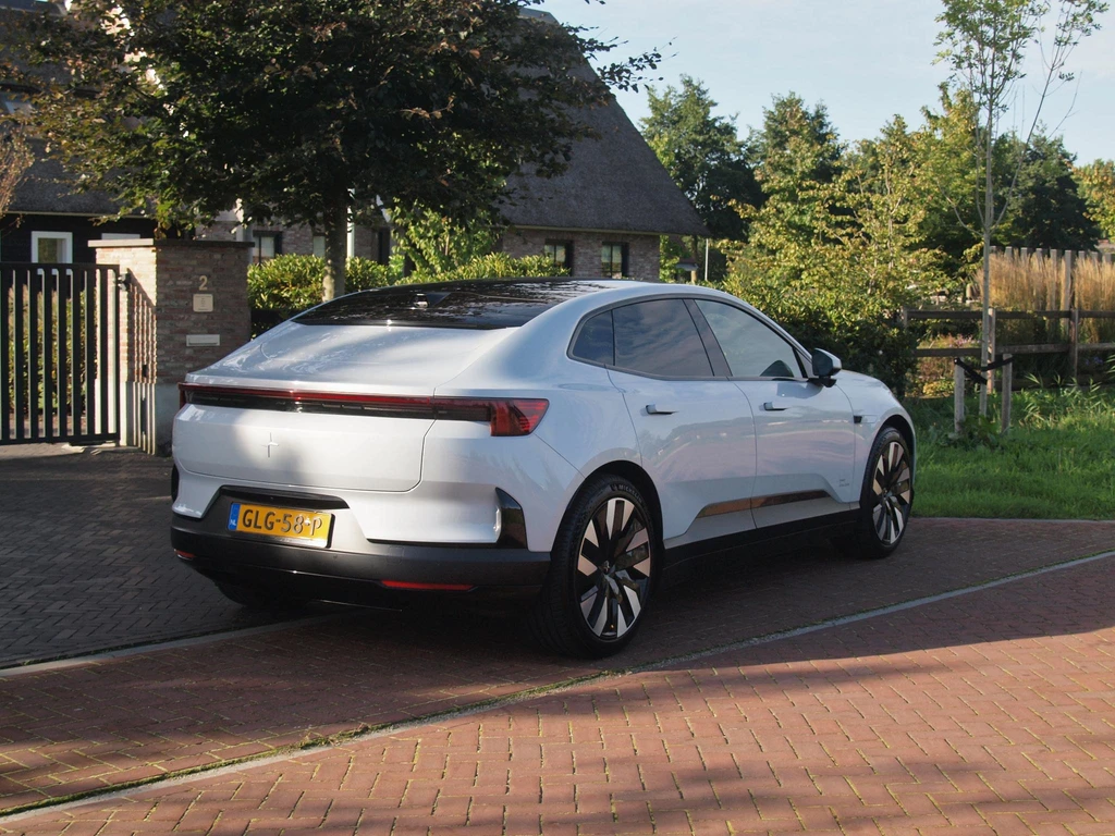 Polestar 4 – foto 6