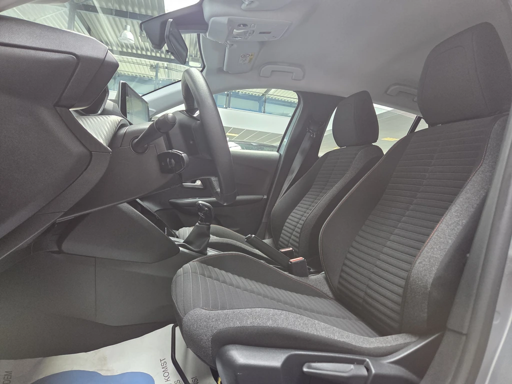 Peugeot 208 – foto 12