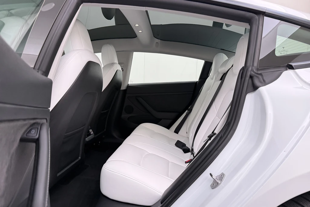 Tesla Model 3 – foto 12